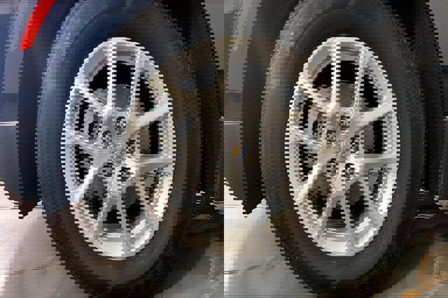 Used 2023 Chevrolet Equinox LS image 9