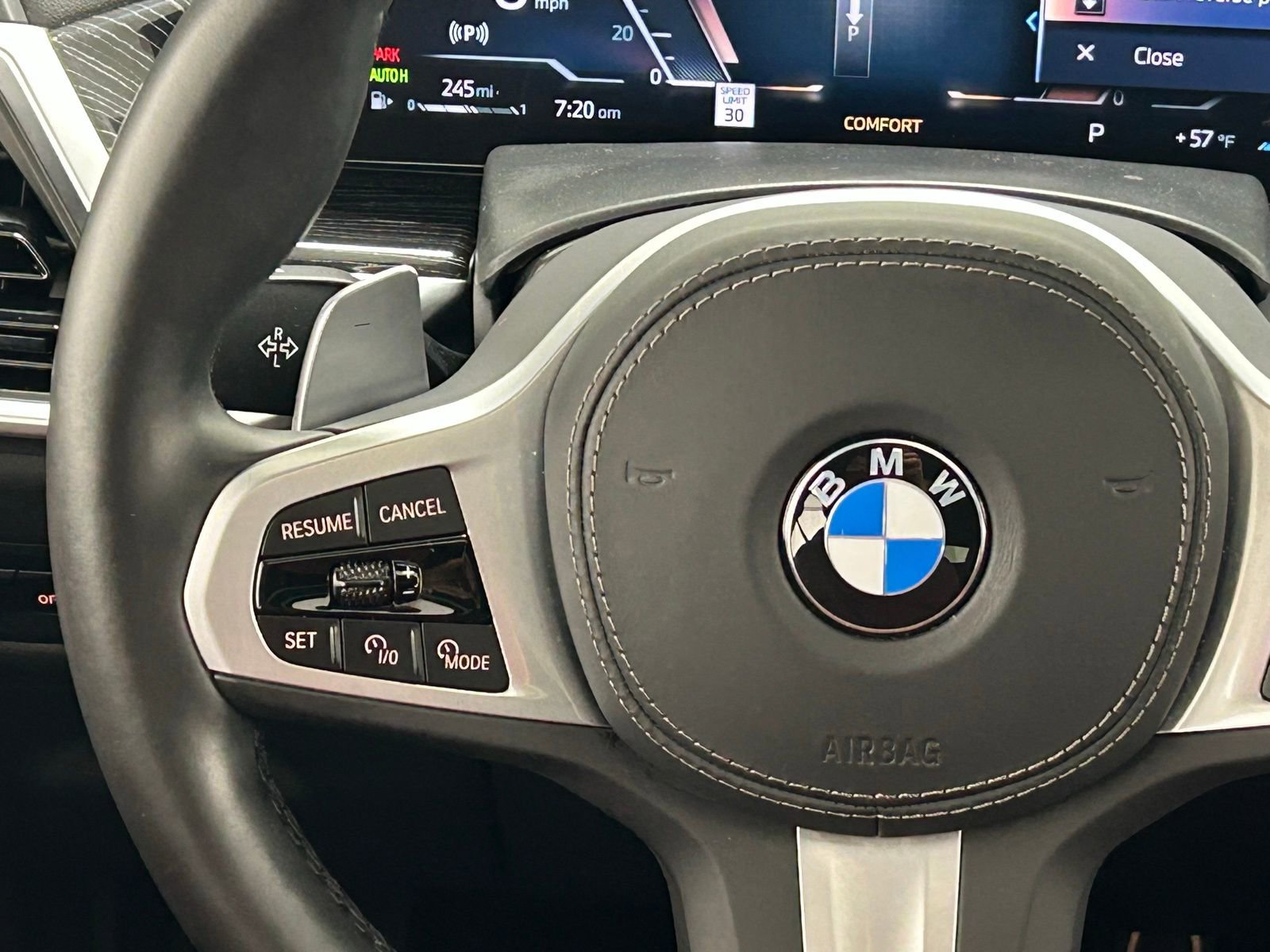 Used 2025 BMW X6 xDrive40i w/ Climate Comfort Package image 11