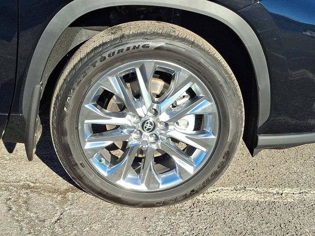 Certified 2026 Toyota Highlander Limited AWD/4WD image 28