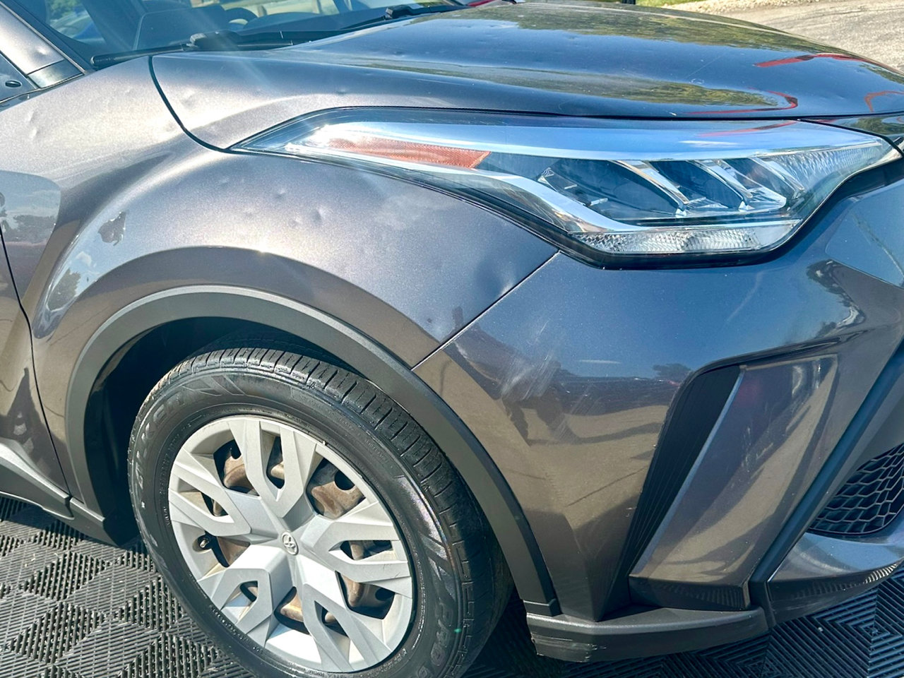 Used 2021 Toyota C-HR LE image 11