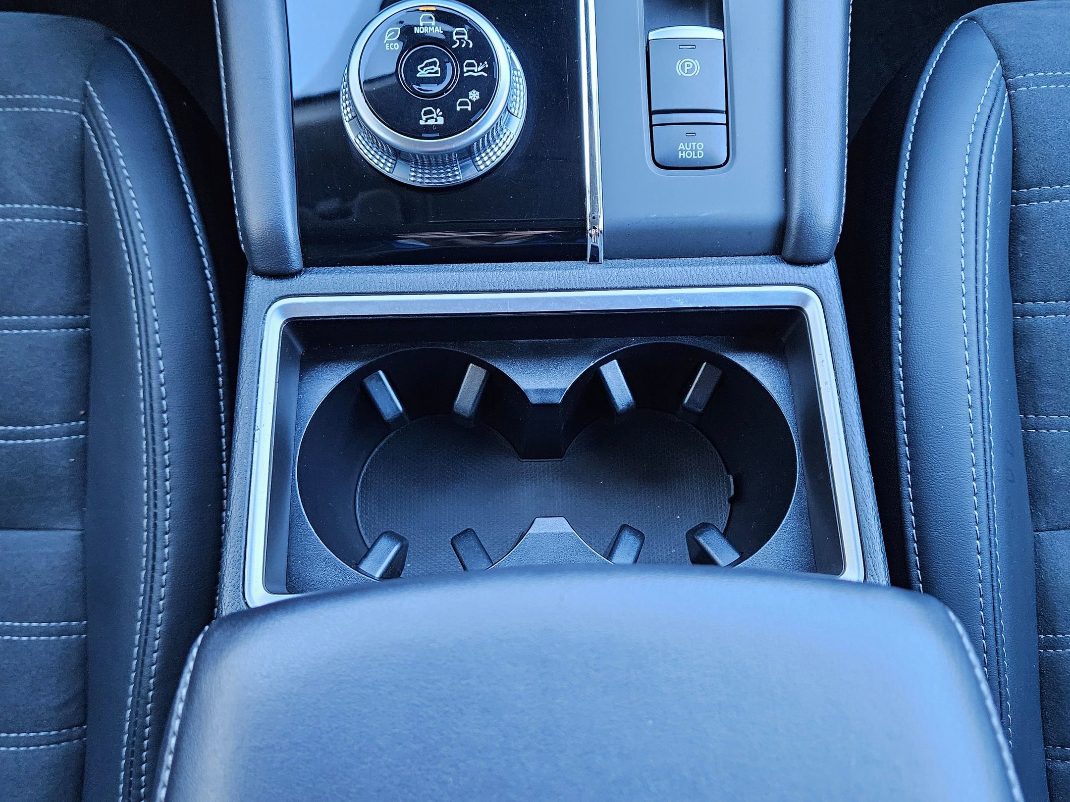 Used 2024 Mitsubishi Outlander SE image 12