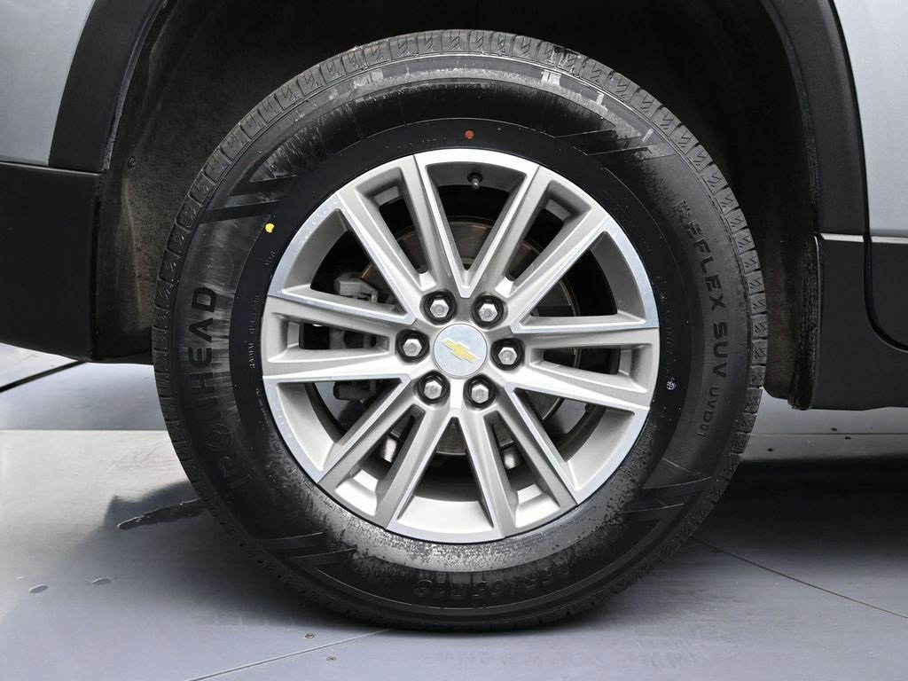 Used 2023 Chevrolet Traverse LT w/ LPO, Floor Liner Package image 11