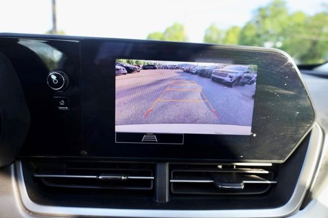 Used 2024 Chevrolet Trax LS FWD image 3