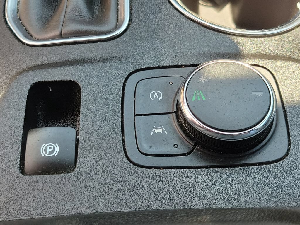 Certified 2023 Chevrolet Traverse LT FWD image 33