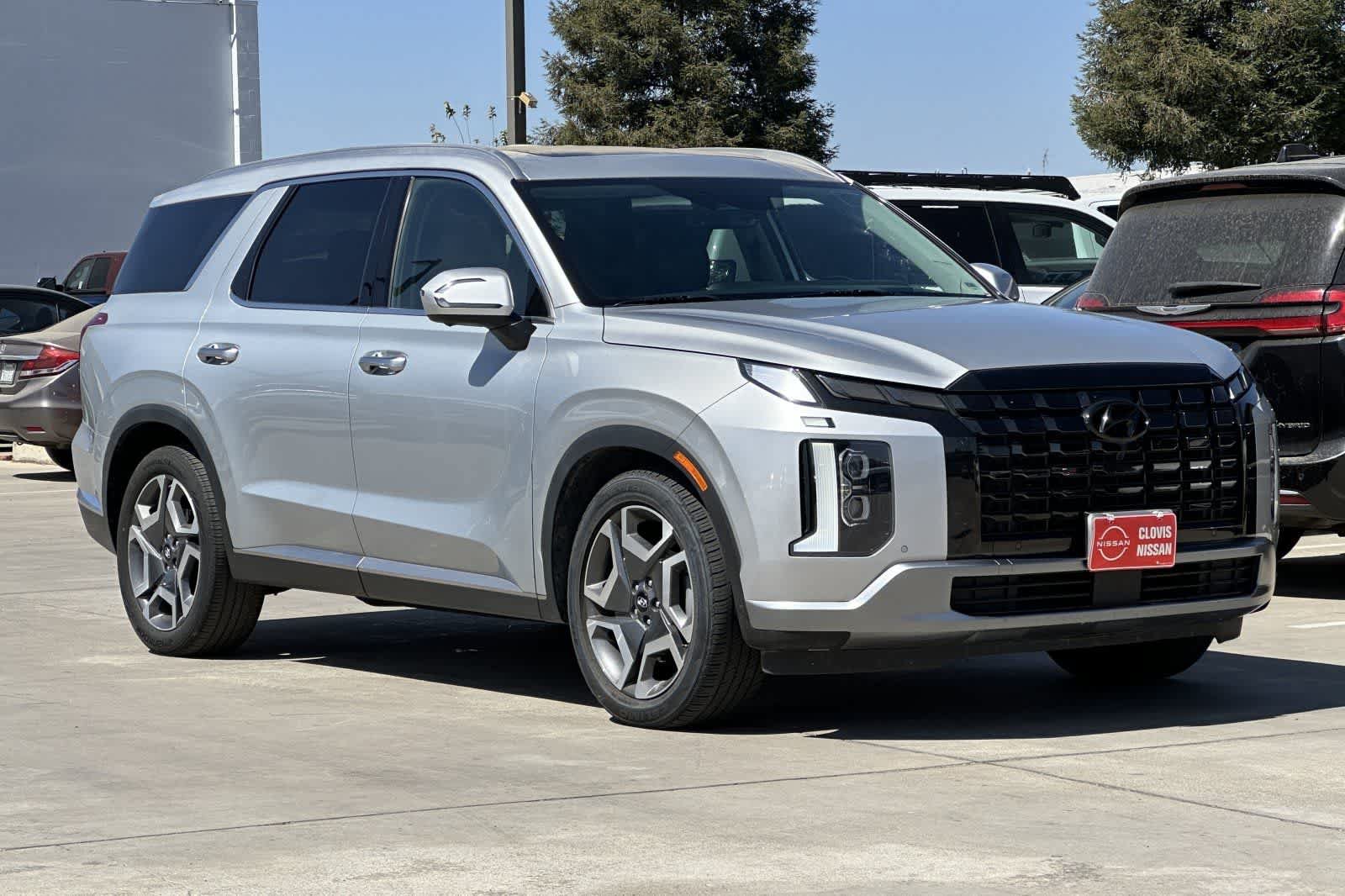 Used 2024 Hyundai Palisade Limited FWD image 10