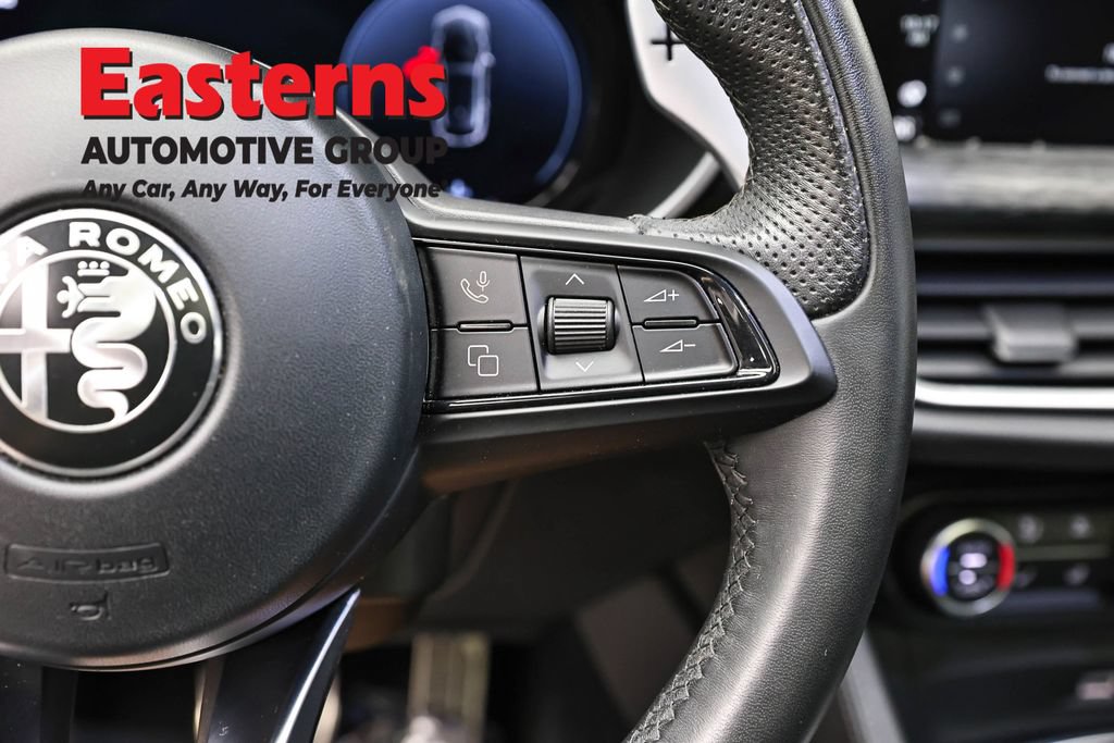 Used 2024 Alfa Romeo Stelvio Sprint AWD/4WD image 16