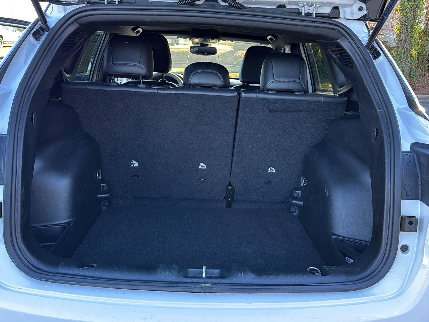 Used 2025 Jeep Compass Limited image 31