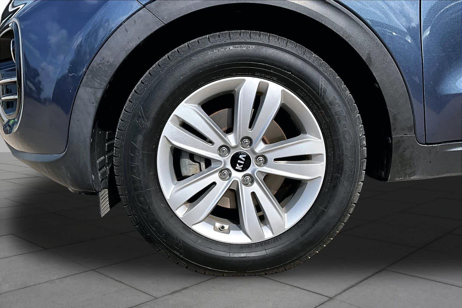 Used 2017 Kia Sportage LX AWD/4WD image 11
