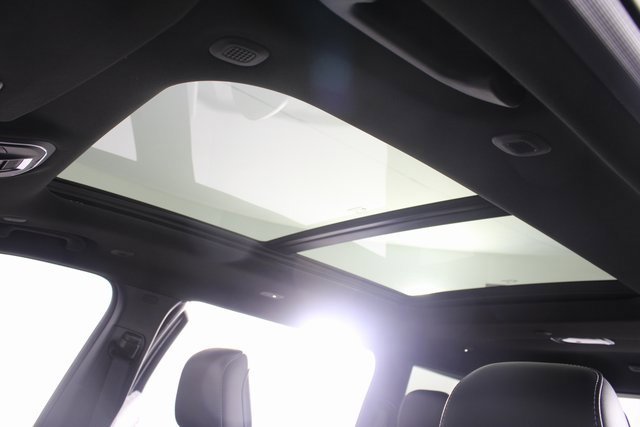 New 2025 Jeep Grand Cherokee L Limited w/ Black Appearance Package image 9