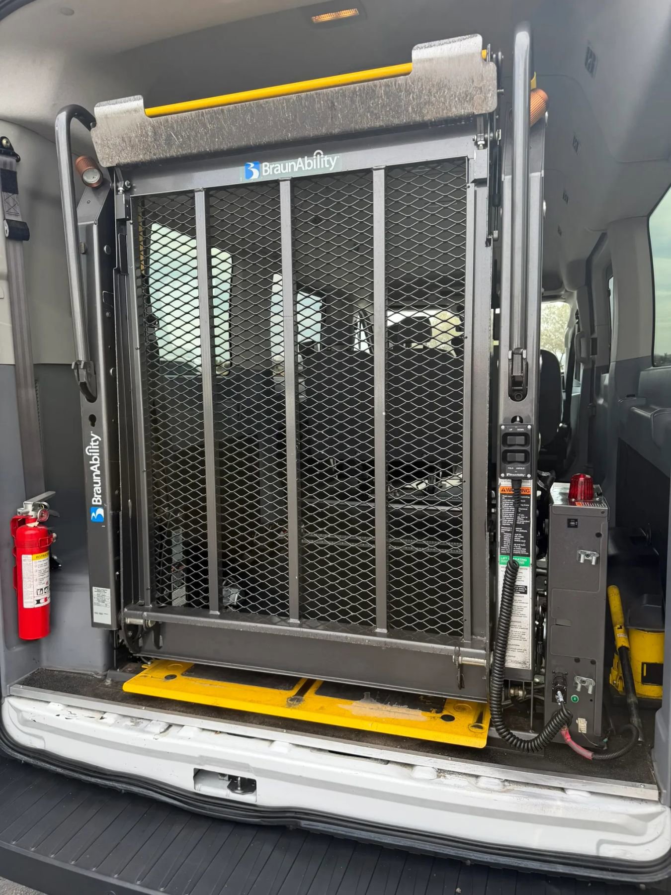 Used 2018 Ford Transit 350 XL image 13