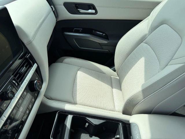Certified 2026 Nissan Pathfinder SL AWD/4WD image 14