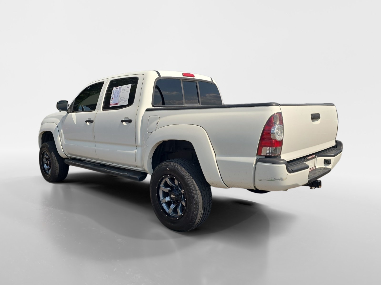Used 2011 Toyota Tacoma PreRunner w/ SR5 Pkg #2 RWD image 3