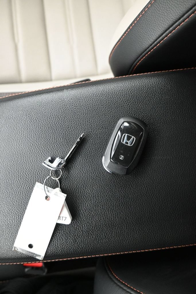 Used 2025 Honda CR-V Sport Touring image 23