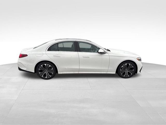 Used 2025 Mercedes-Benz E 350 4MATIC Sedan image 8