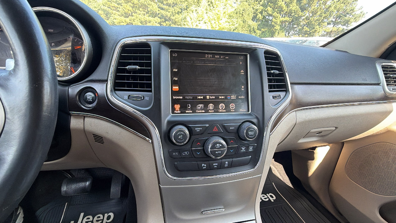 Used 2015 Jeep Grand Cherokee Limited RWD image 32