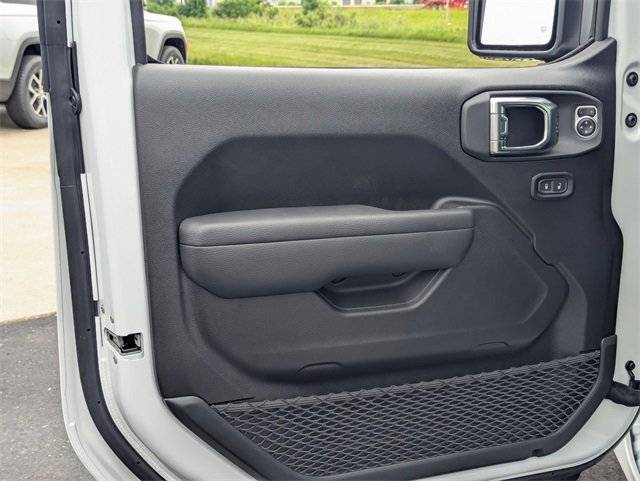 New 2025 Jeep Gladiator Sport image 15