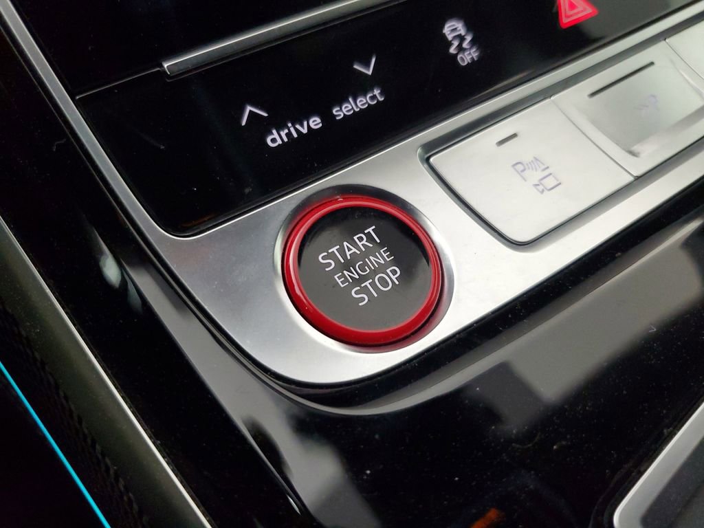 Used 2023 Audi S8 w/ S8 Executive Package image 32