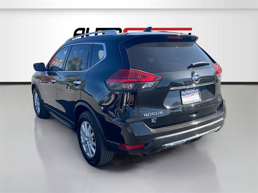 Used 2017 Nissan Rogue SV image 5