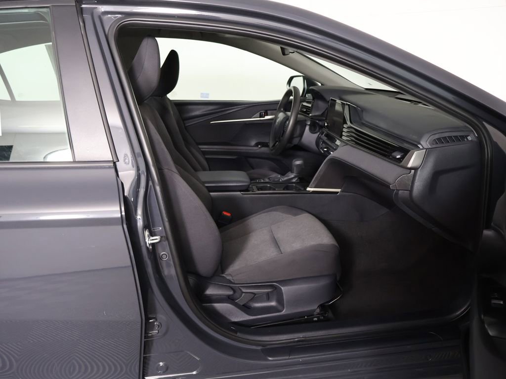 Used 2025 Toyota Camry LE FWD image 22