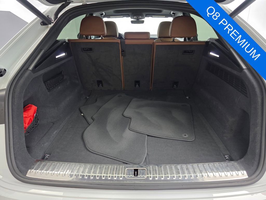 Used 2019 Audi Q8 Premium image 16
