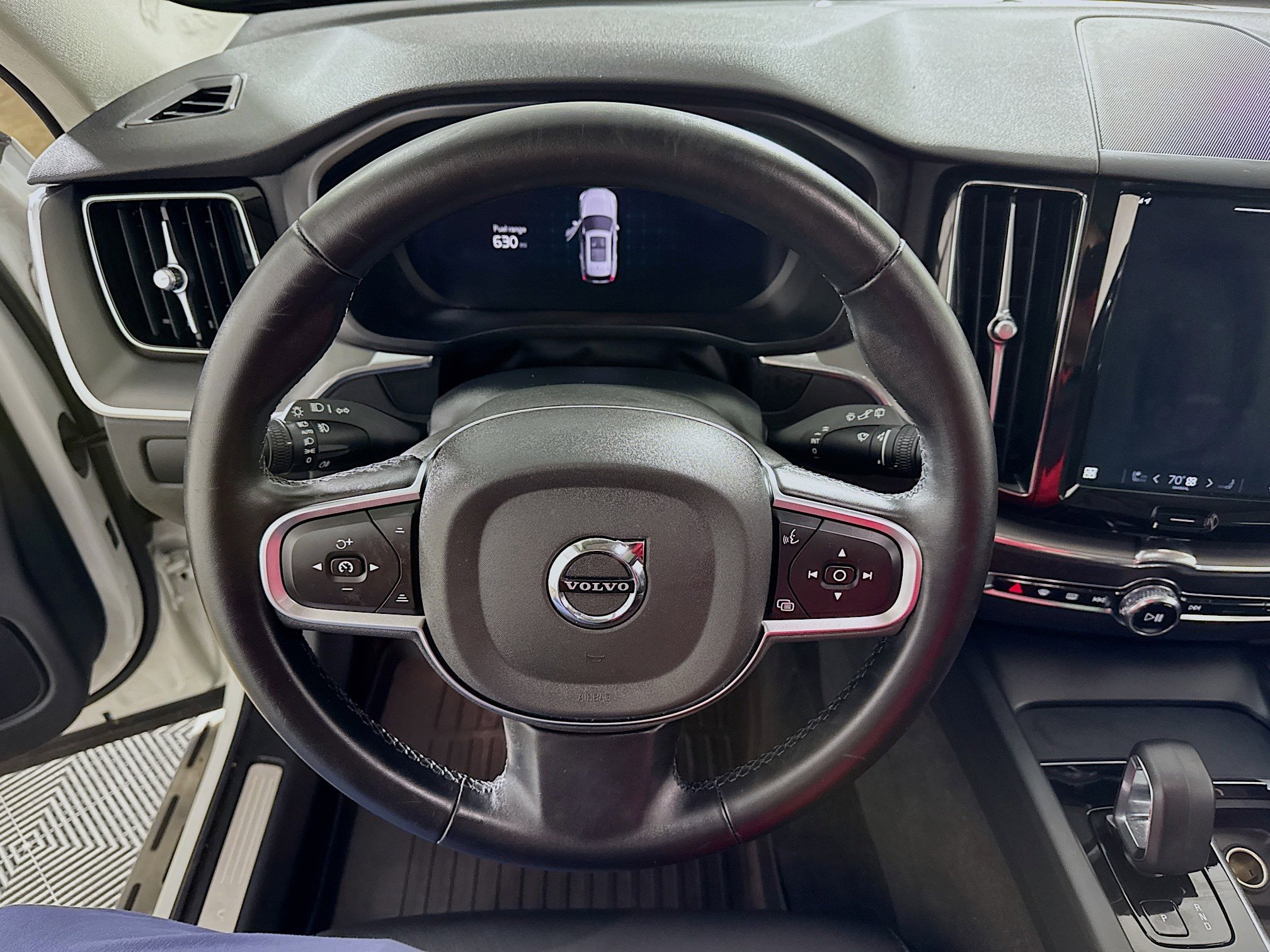 Used 2024 Volvo XC60 B5 Core AWD/4WD image 15