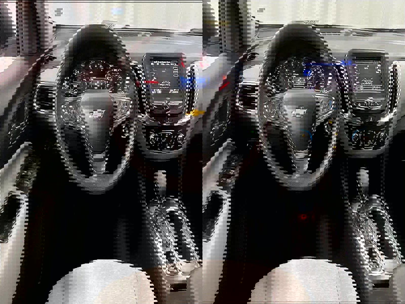 Used 2024 Chevrolet Equinox LS w/ LS Convenience Package image 18