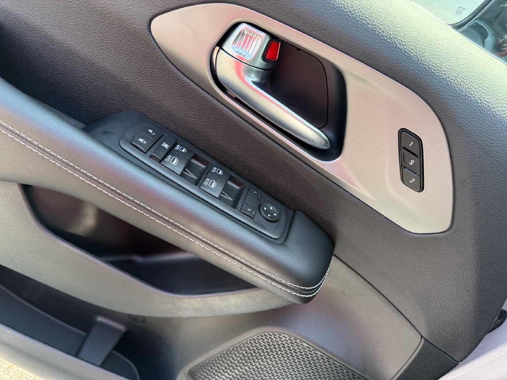 New 2027 Chrysler Pacifica Select FWD image 6