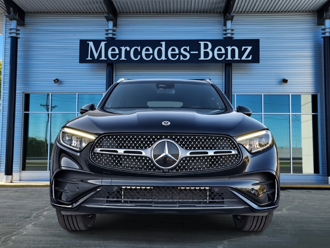 New 2026 Mercedes-Benz GLC 300 4MATIC image 2