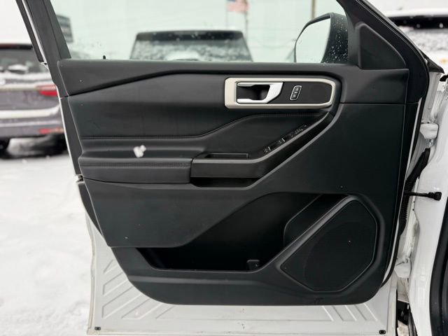 Used 2020 Ford Explorer XLT w/ Equipment Group 202A image 6