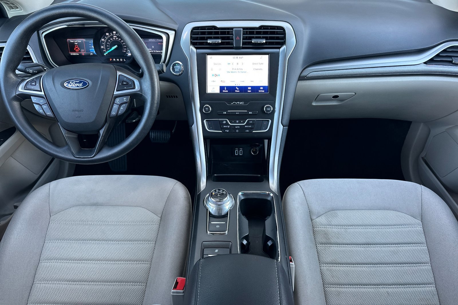 Used 2020 Ford Fusion SE image 13