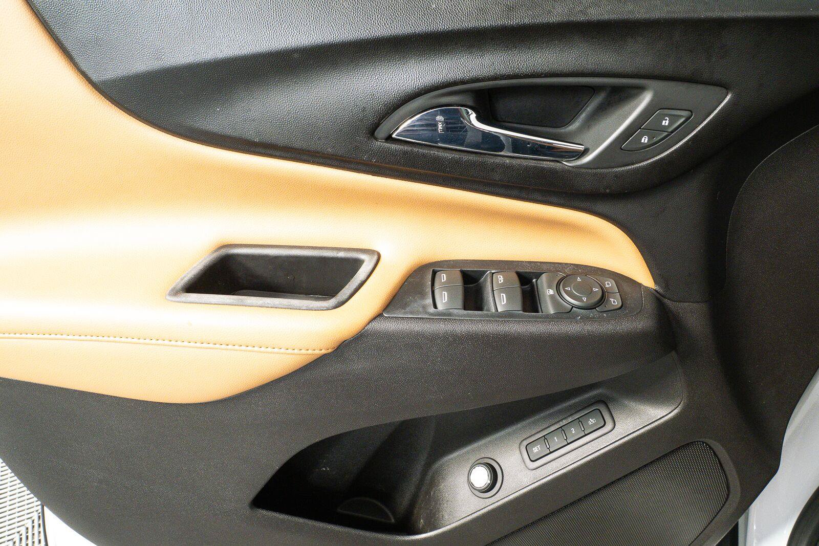 Used 2018 Chevrolet Equinox Premier FWD image 6