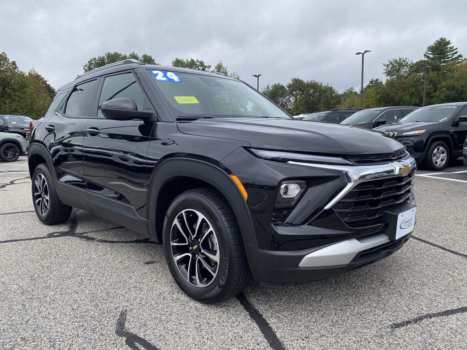 Used 2024 Chevrolet TrailBlazer LT image 1