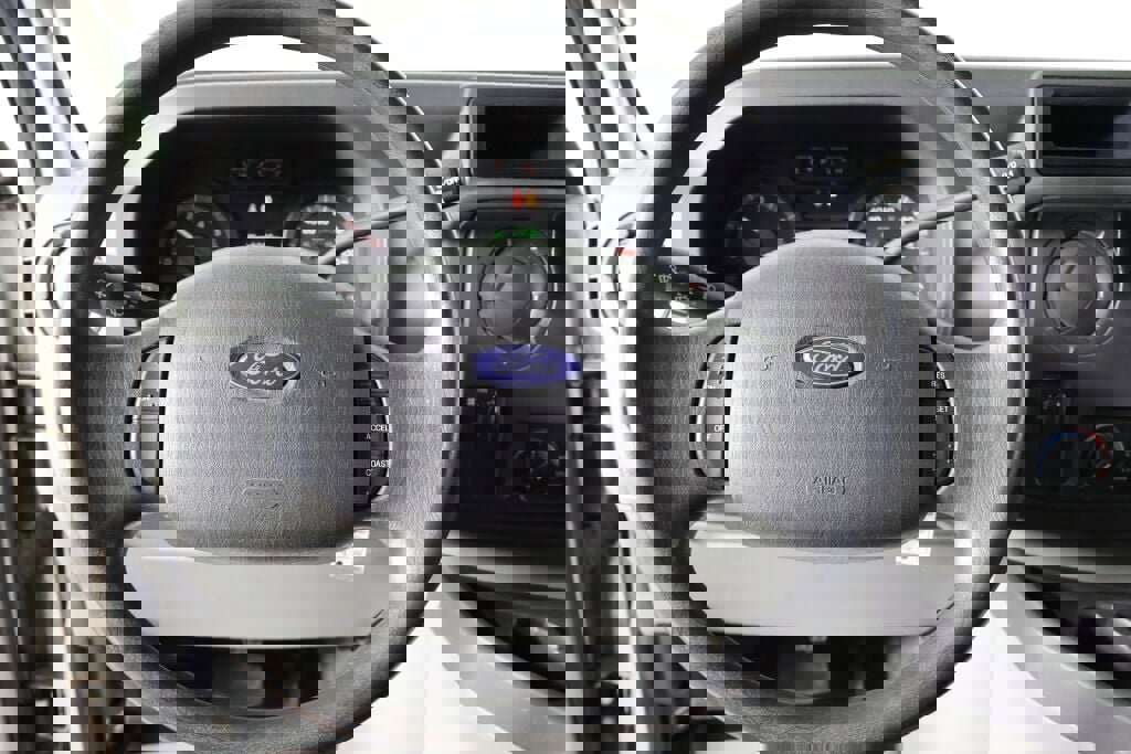 Used 2013 Ford E-150 and Econoline 150 image 24