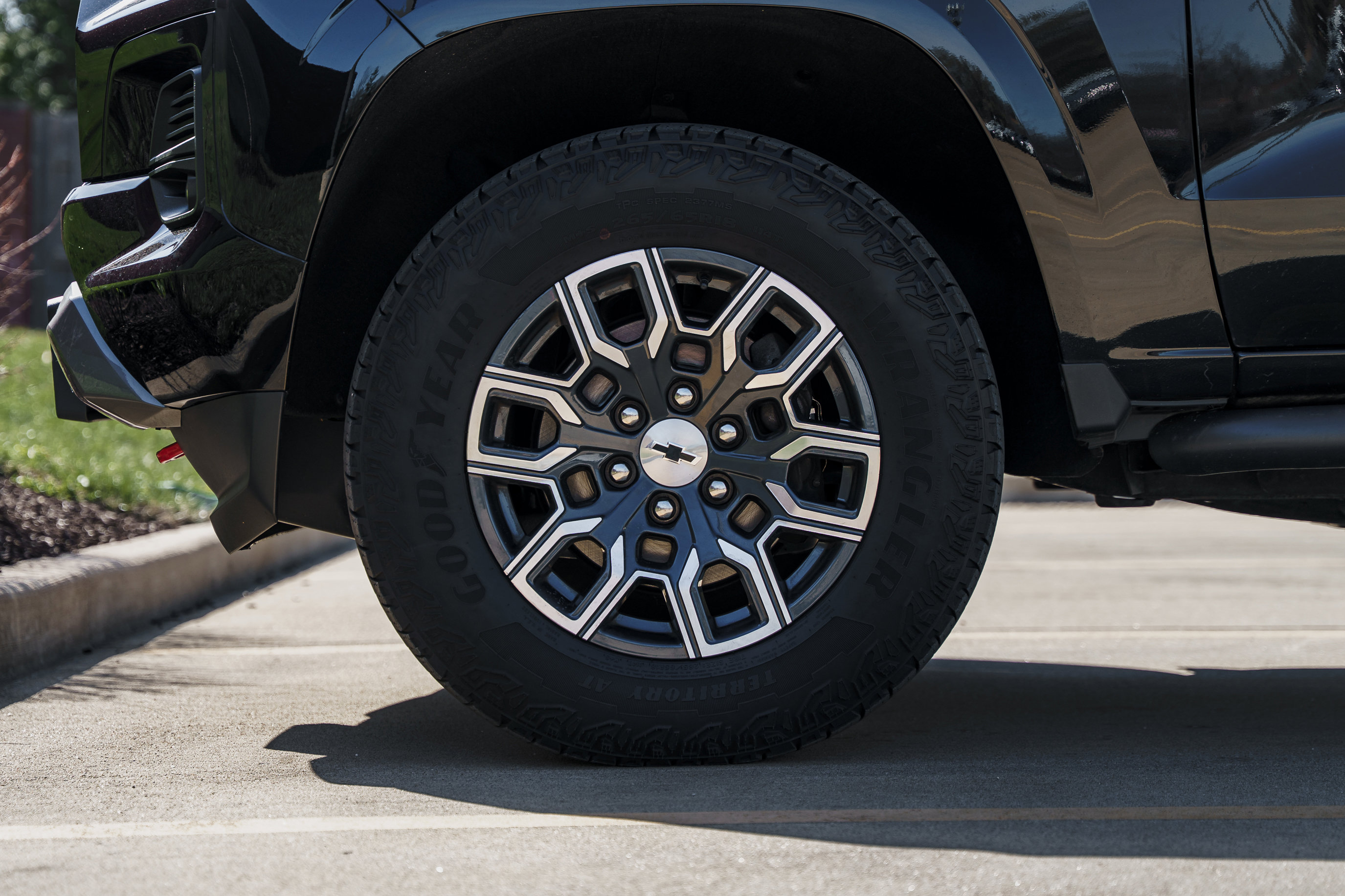 Used 2024 Chevrolet Colorado Z71 w/ Z71 Convenience Package 2 image 27