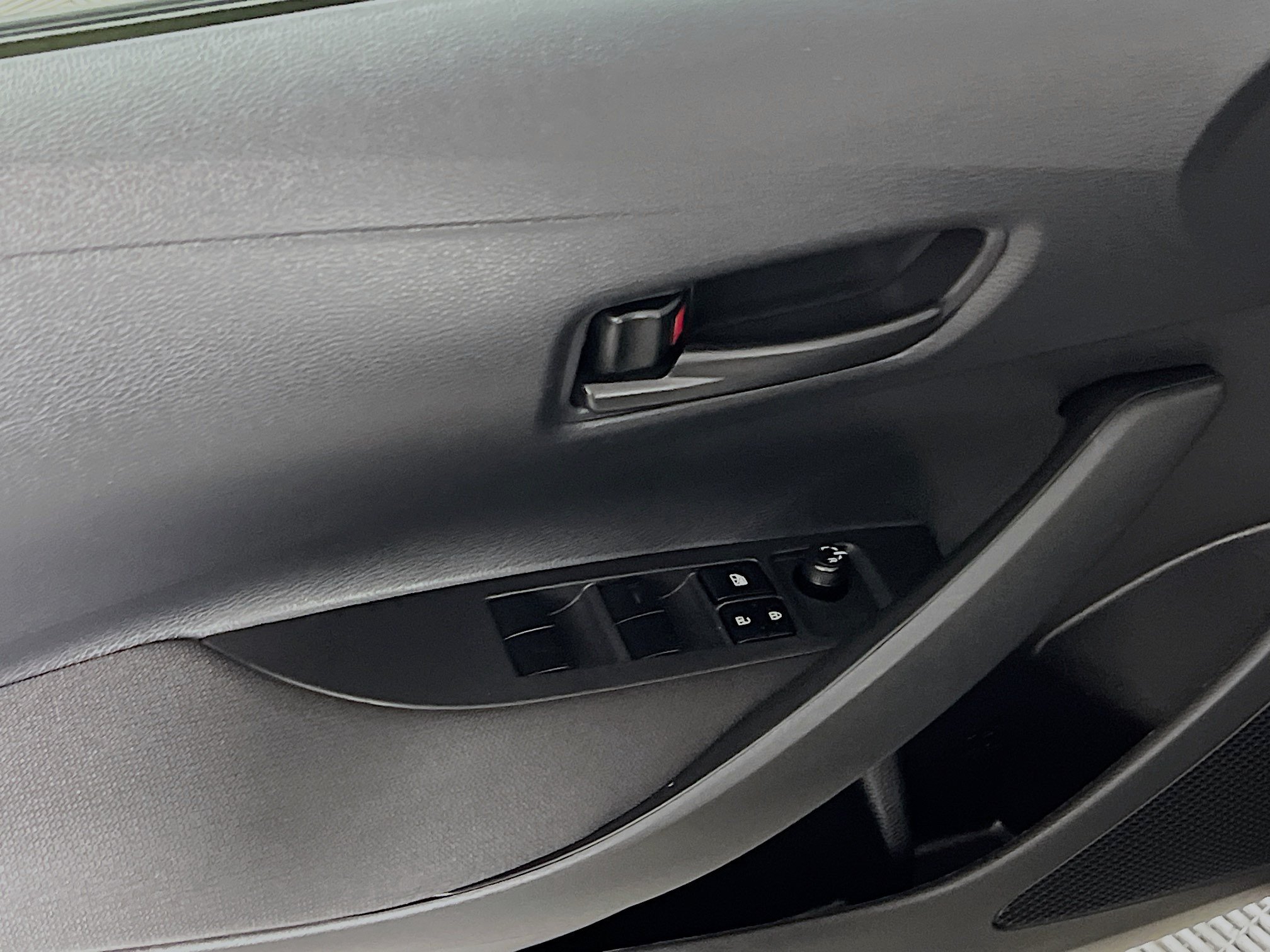 Used 2024 Toyota Corolla LE FWD image 17