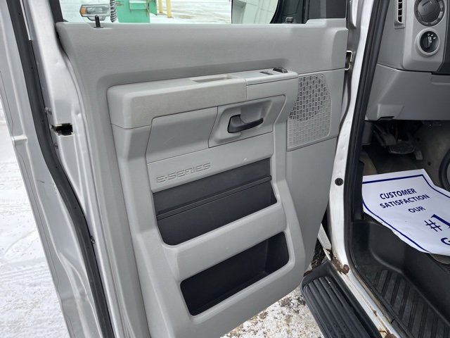 Used 2013 Ford E-350 and Econoline 350 XLT image 14