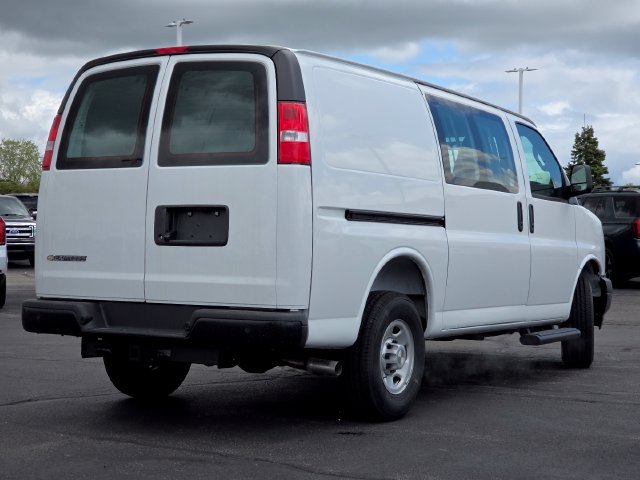 New 2025 Chevrolet Express 3500 w/ Driver Convenience Package RWD image 18