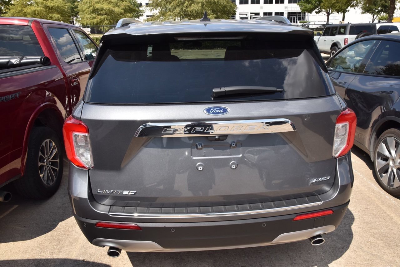 Used 2024 Ford Explorer Limited AWD/4WD image 6