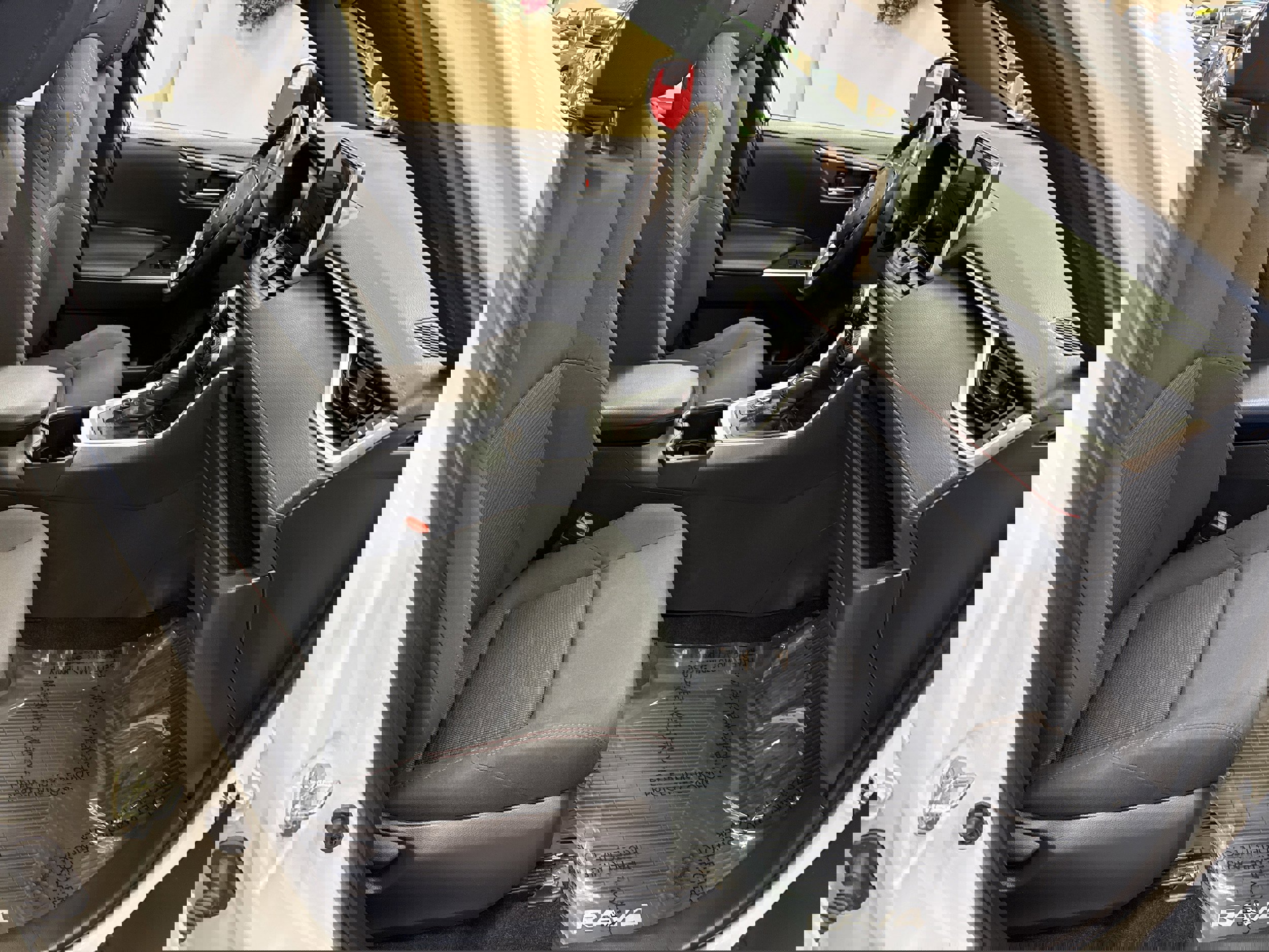 Used 2023 Toyota RAV4 SE w/ Weather & Moonroof Package image 15