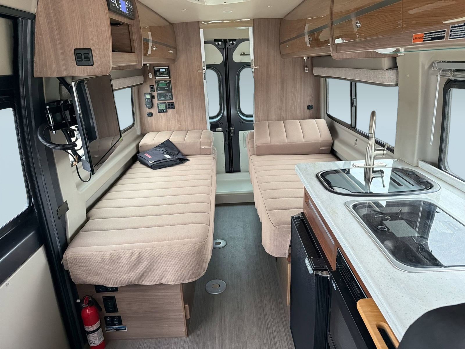 Used 2017 RAM ProMaster 3500 w/ Premium Appearance Group image 26