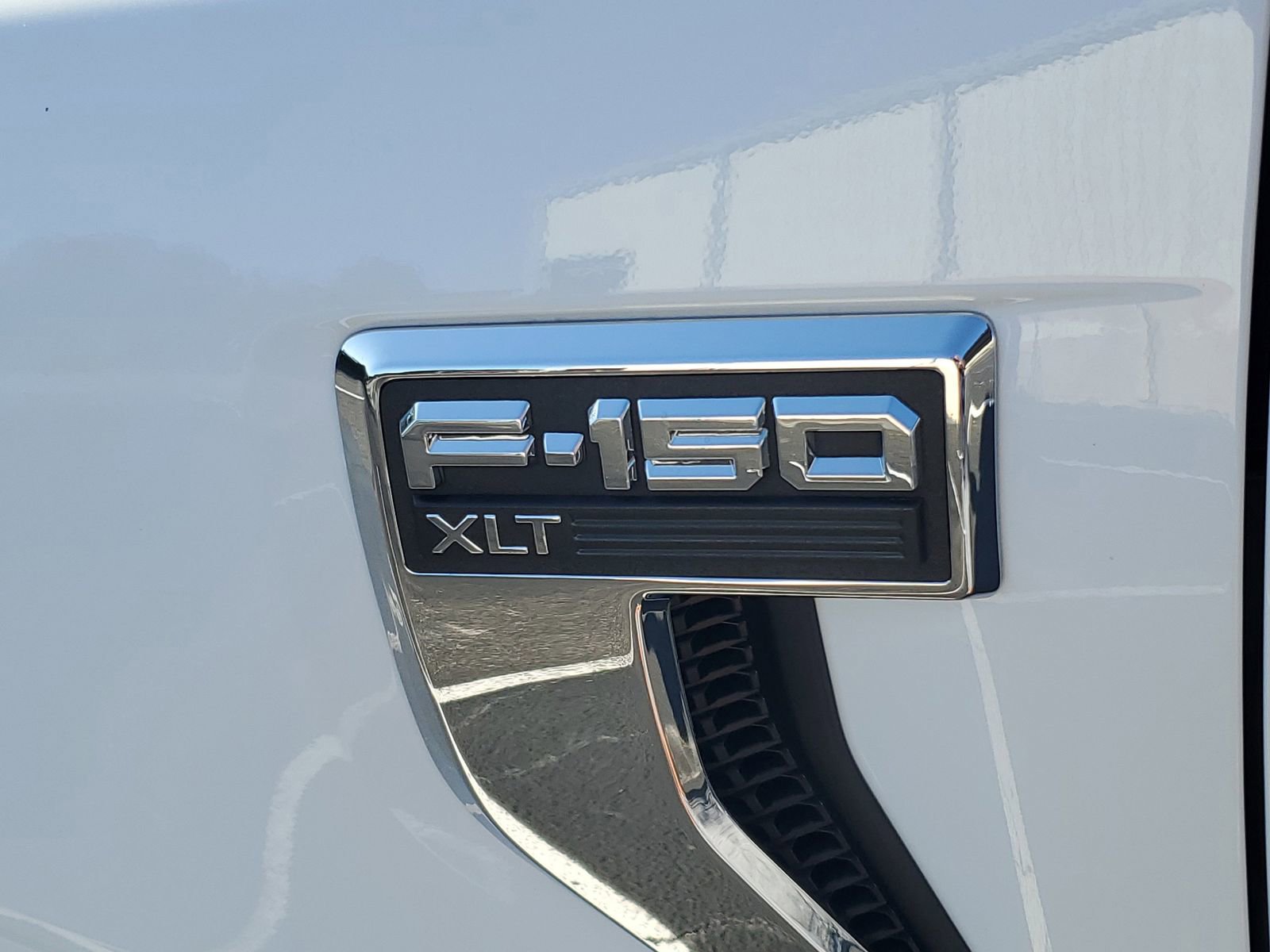 Used 2022 Ford F150 XLT w/ Equipment Group 302A High image 28