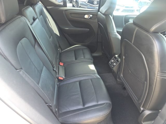 Used 2023 Volvo XC40 B4 Ultimate FWD image 13
