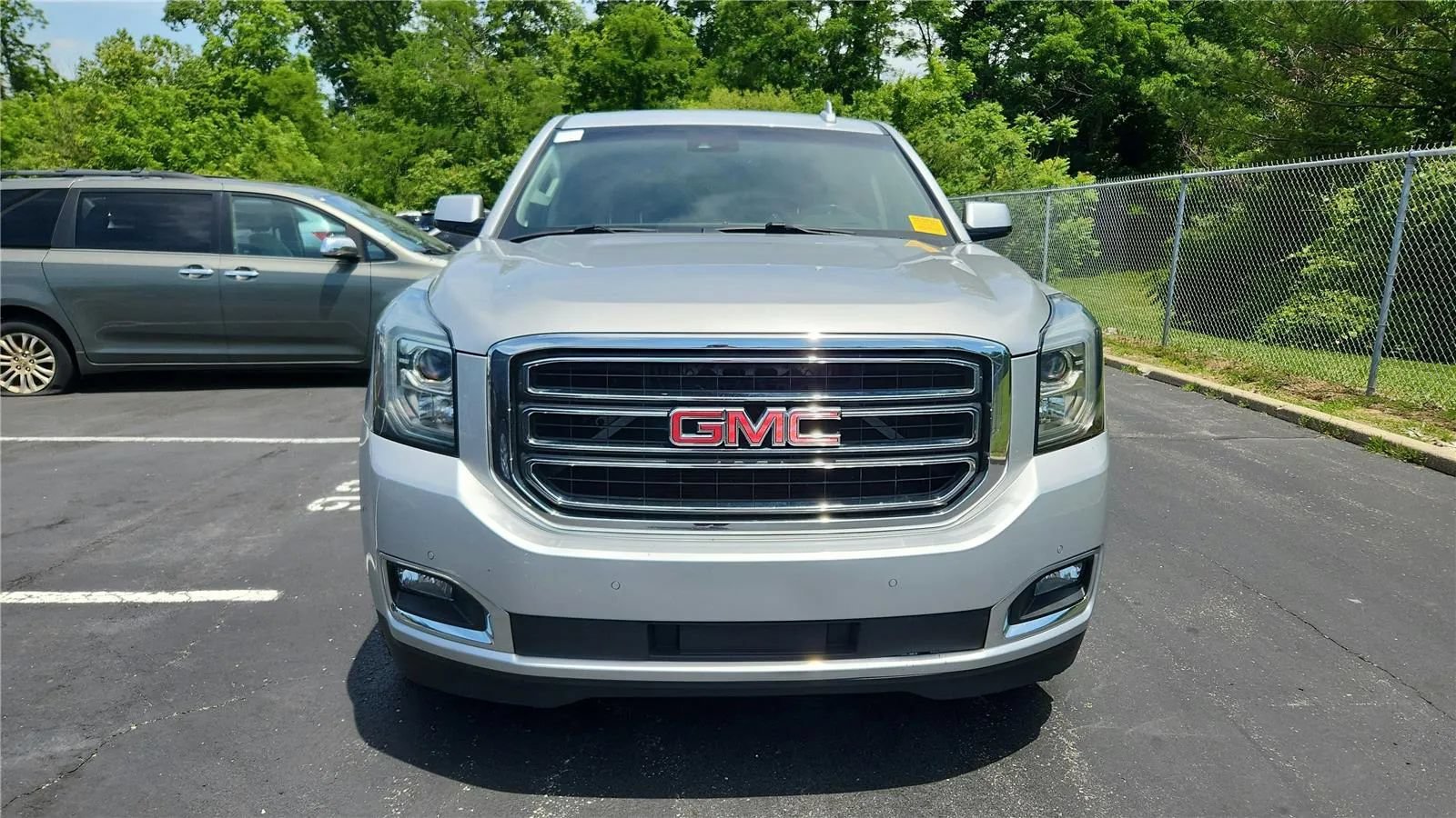 Used 2016 GMC Yukon SLT w/ Open Road Package AWD/4WD image 3