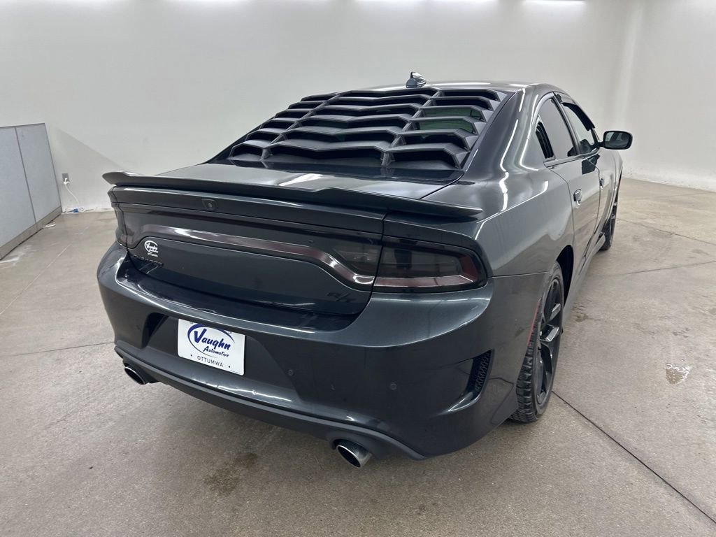 Used 2019 Dodge Charger R/T w/ Blacktop Package RWD image 11
