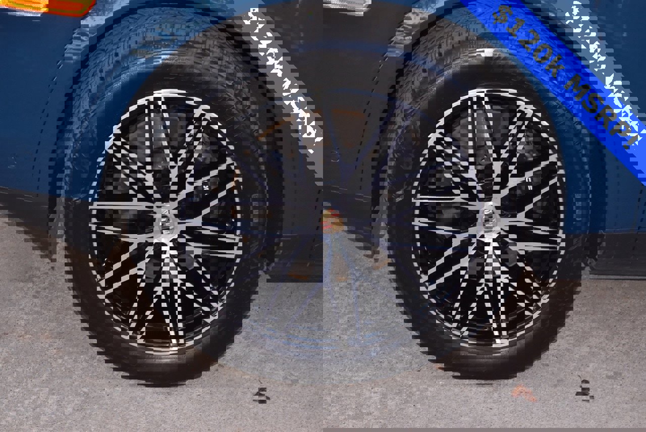 Used 2025 Porsche Cayenne image 37