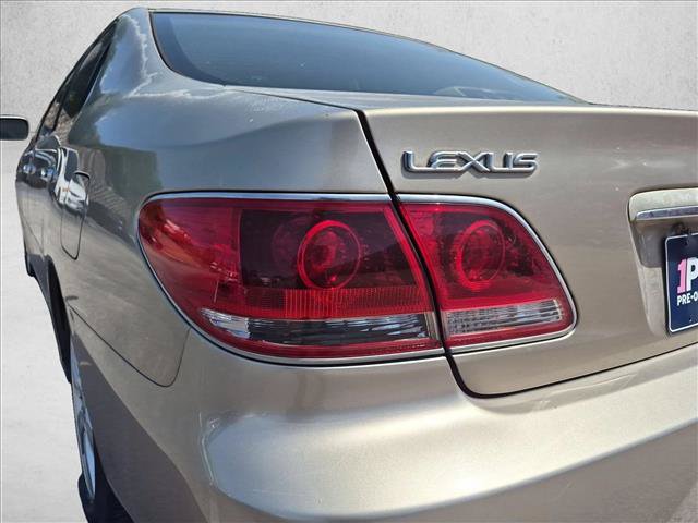 Used 2005 Lexus ES 330 FWD image 14
