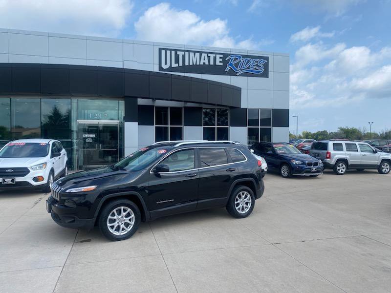 Used 2015 Jeep Cherokee Latitude AWD/4WD image 1