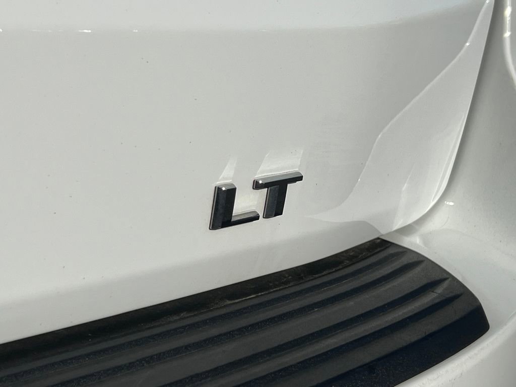 Used 2024 Chevrolet Suburban LT image 17