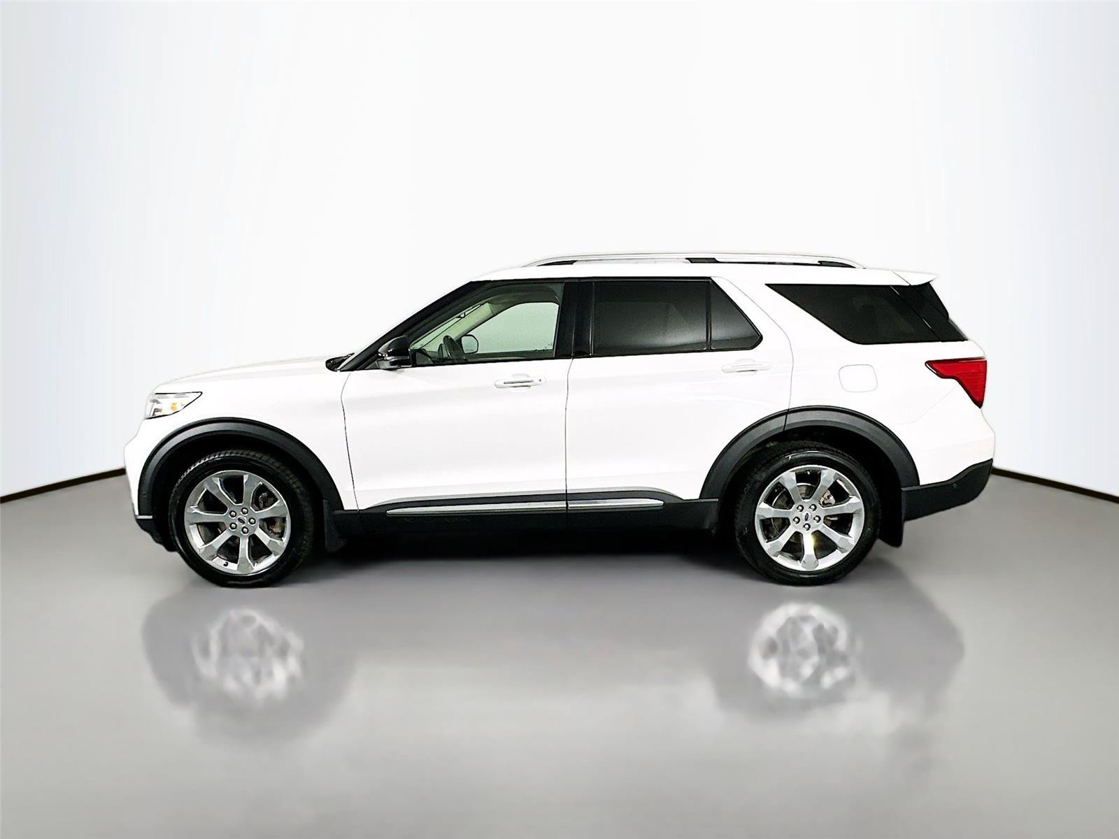 Used 2020 Ford Explorer Platinum w/ Premium Technology Package AWD/4WD image 8