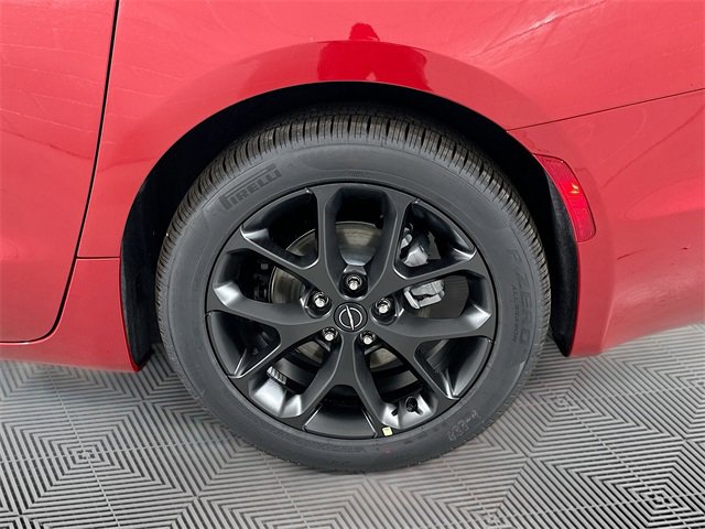 New 2026 Chrysler Pacifica Limited image 16